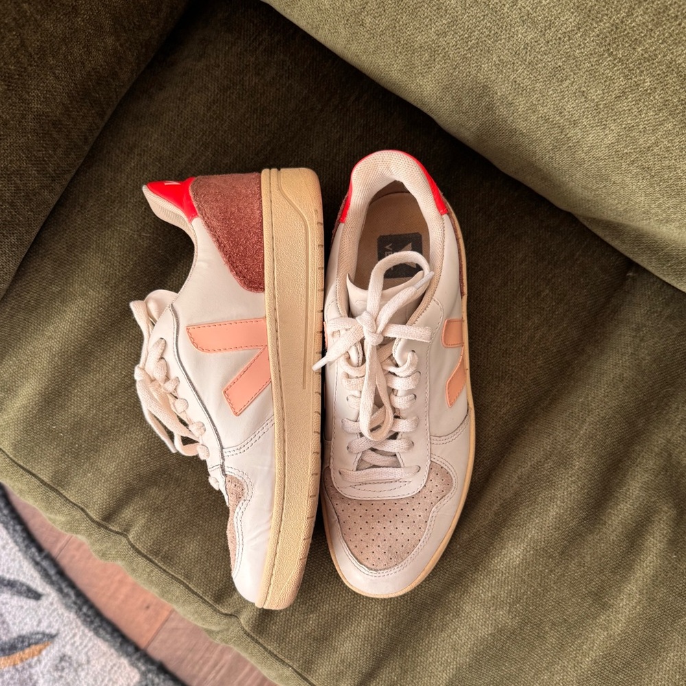 VEJA SHOES V-10